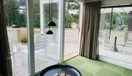 Comfort-Ferienhaus, Blick auf die Anlage