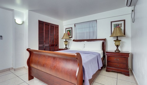 Basic-Zimmer, 1 Queen-Bett, Nichtraucher