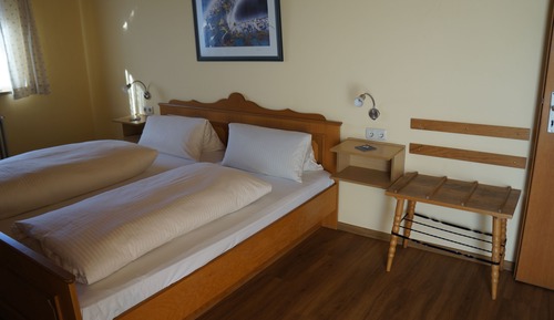 Standard-Doppel- oder -Zweibettzimmer