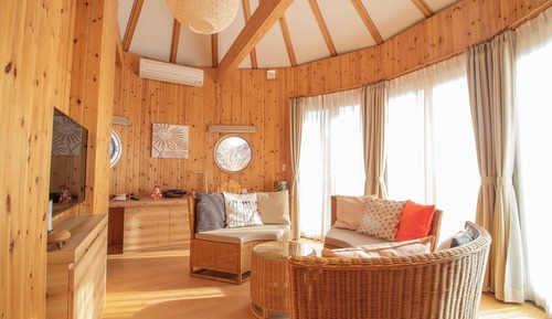 Zimmer, Nichtraucher (Sora no Cocoon)