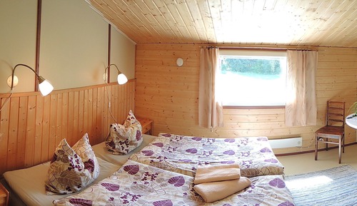 Zweibettzimmer, Gemeinschaftsbad, Gartenblick