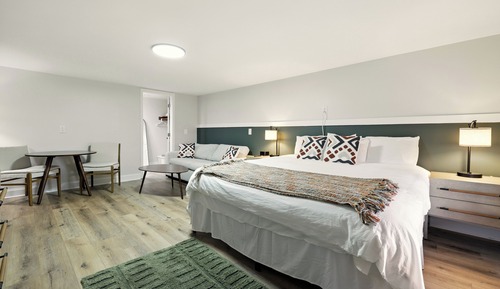 Basic-Zimmer, 1 King-Bett und Schlafsofa