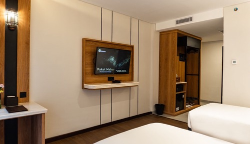 Standard Twin Shower With Balcony