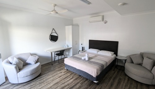 Standard-Studio, 1 Queen-Bett, Erdgeschoss (Budget Studio)
