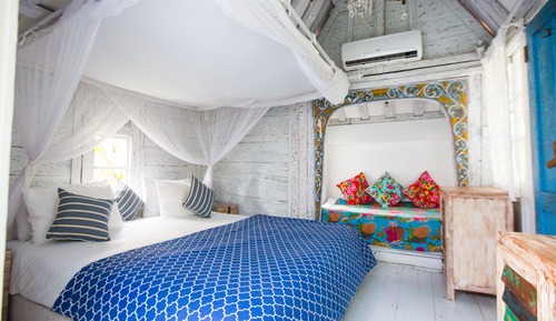 Honeymoon-Ferienhaus, 1 King-Bett, eigener Pool, am Strand