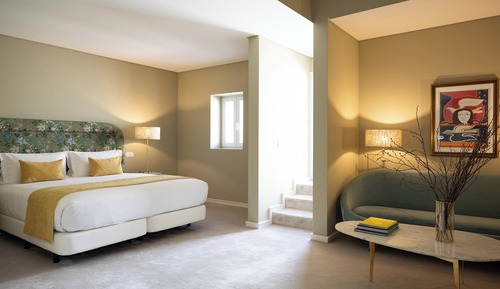 Suite, Annex