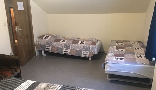 Dreibettzimmer, Gemeinschaftsbad