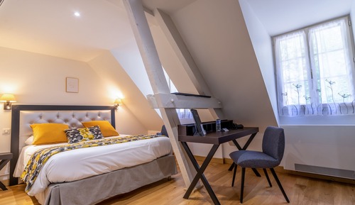 Superior-Doppel- oder -Zweibettzimmer