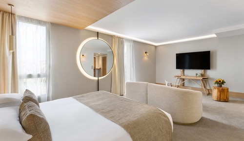 Suite, 1 King-Bett, Balkon, Flussblick