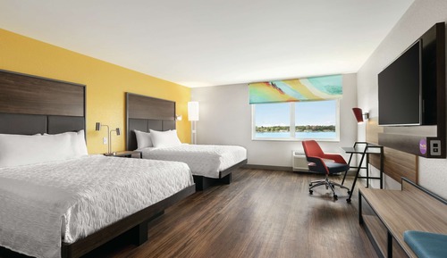 Zimmer, 2 Queen-Betten, barrierefrei, Badewanne