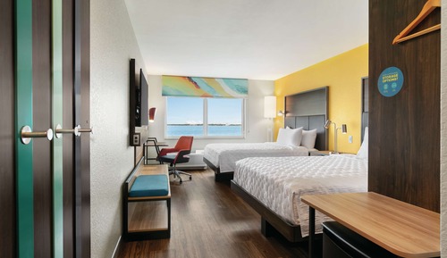 Zimmer, 2 Queen-Betten, barrierefrei (Hearing)