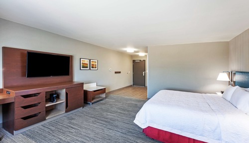 Zimmer, 1 King-Bett, barrierefrei (Hearing)