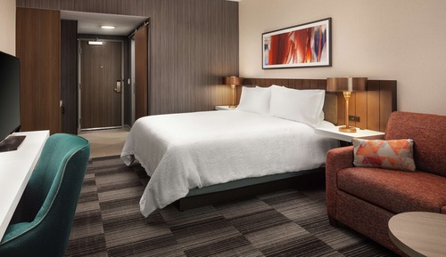 Zimmer, 1 King-Bett, barrierefrei (Hearing)