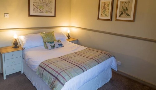 Doppel- oder Zweibettzimmer