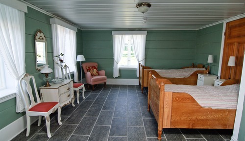 Doppel- oder Zweibettzimmer