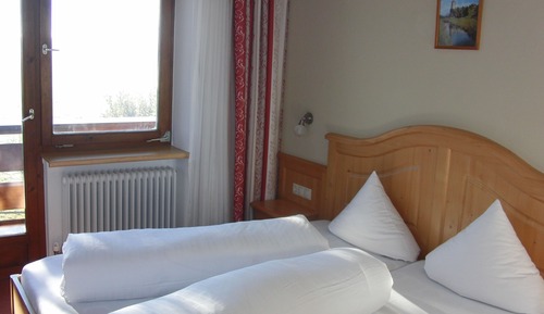 Doppel- oder Zweibettzimmer