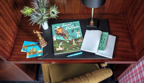 Zimmer, 2 Doppelbetten, barrierearme Badewanne, Badewanne (Mobility & Hearing)