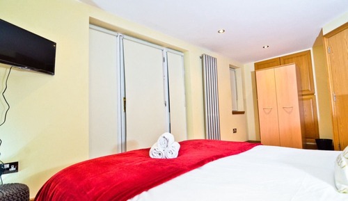 Deluxe-Doppel- oder -Zweibettzimmer