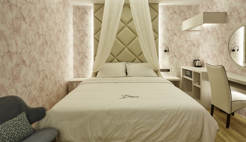 Zimmer (King With Jacuzzi (The Lotus))