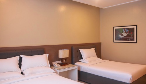 Deluxe-Doppel- oder -Zweibettzimmer, 2 Schlafzimmer, Nichtraucher, Stadtblick