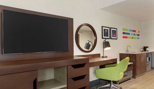 Studio Suite, 1 King Bed with Sofa bed, Accessible (Bathtub)