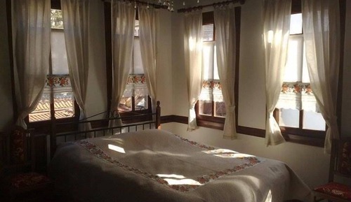 Doppel- oder Zweibettzimmer