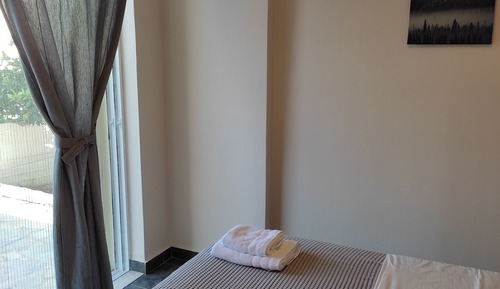 Economy-Zimmer, 1 Queen-Bett, Blick auf den Innenhof