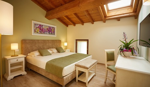 Exclusive-Suite