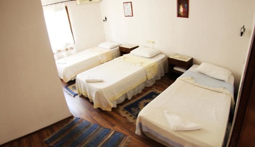 Standard-Dreibettzimmer