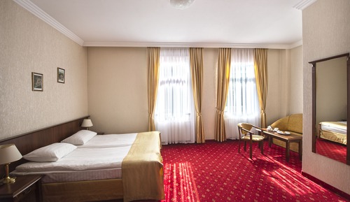 Doppel- oder Zweibettzimmer