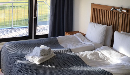 Deluxe-Doppelzimmer, 1 Queen-Bett, Blick auf den Golfplatz