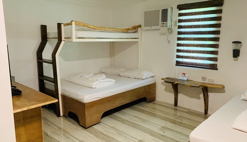 Familienzimmer, Mehrere Betten, Bergseite (Mountain View for 4 Pax)