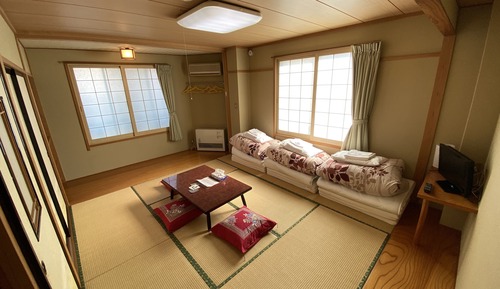 Traditional-Dreibettzimmer, Gemeinschaftsbad (Japanese Style, Private Toilet)