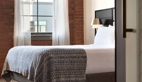 Zimmer, 1 King-Bett, barrierefrei, Parkblick (Hearing Accessible, Factory)