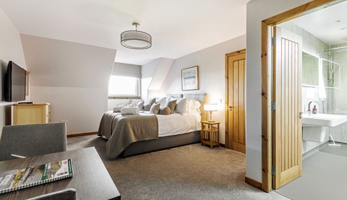 Suite, Seeblick (South)
