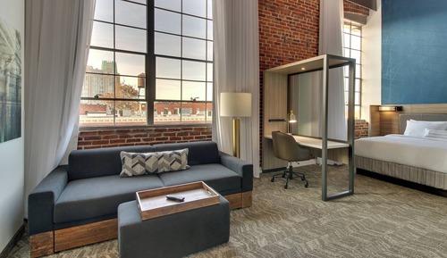 Suite, 1 King-Bett, Nichtraucher, Flussblick