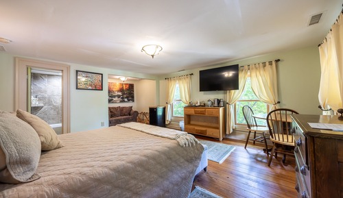 Dreibettzimmer, mit Bad (Garden Room )
