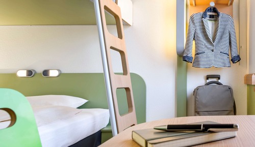 Dreibettzimmer, Mehrere Betten
