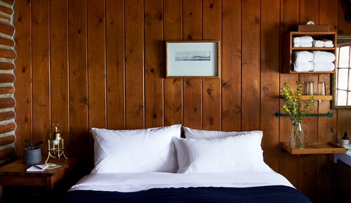 Zimmer, 1 Queen-Bett (Water View Queen SHARED BATHROOM)