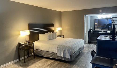 Standardzimmer, 1 King-Bett, Nichtraucher, Poolblick