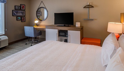 Zimmer, 1 King-Bett, Nichtraucher, Kühlschrank und Mikrowelle