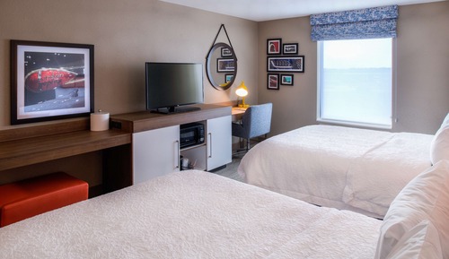 Zimmer, 2 Queen-Betten, Nichtraucher, Kühlschrank und Mikrowelle