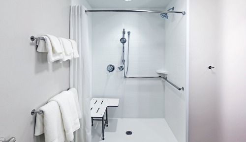 Standardzimmer, 1 King-Bett, barrierefrei (Roll-In Shower)