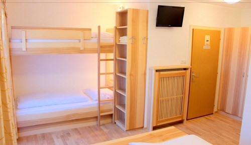 Standard-Vierbettzimmer