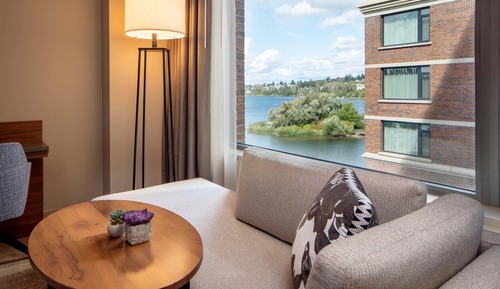 Zimmer, 1 King-Bett, Seeblick (Partial)