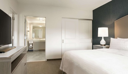 Suite, 1 King-Bett, barrierefrei, Badewanne (Mobility & Hearing)