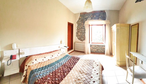 Standard-Doppel- oder -Zweibettzimmer