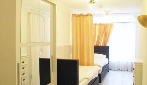 Doppelzimmer, eigenes Bad, Stadtblick (5)