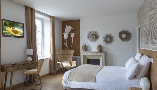 Comfort-Doppel- oder -Zweibettzimmer, eigenes Bad (Bambou)