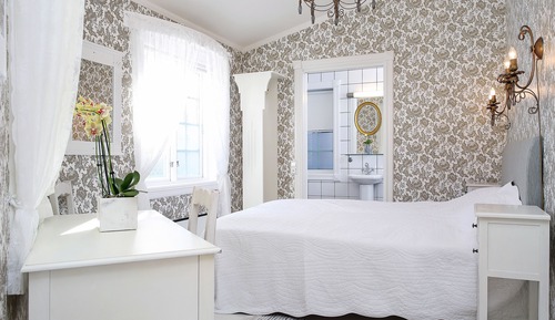 Standard-Doppel- oder -Zweibettzimmer